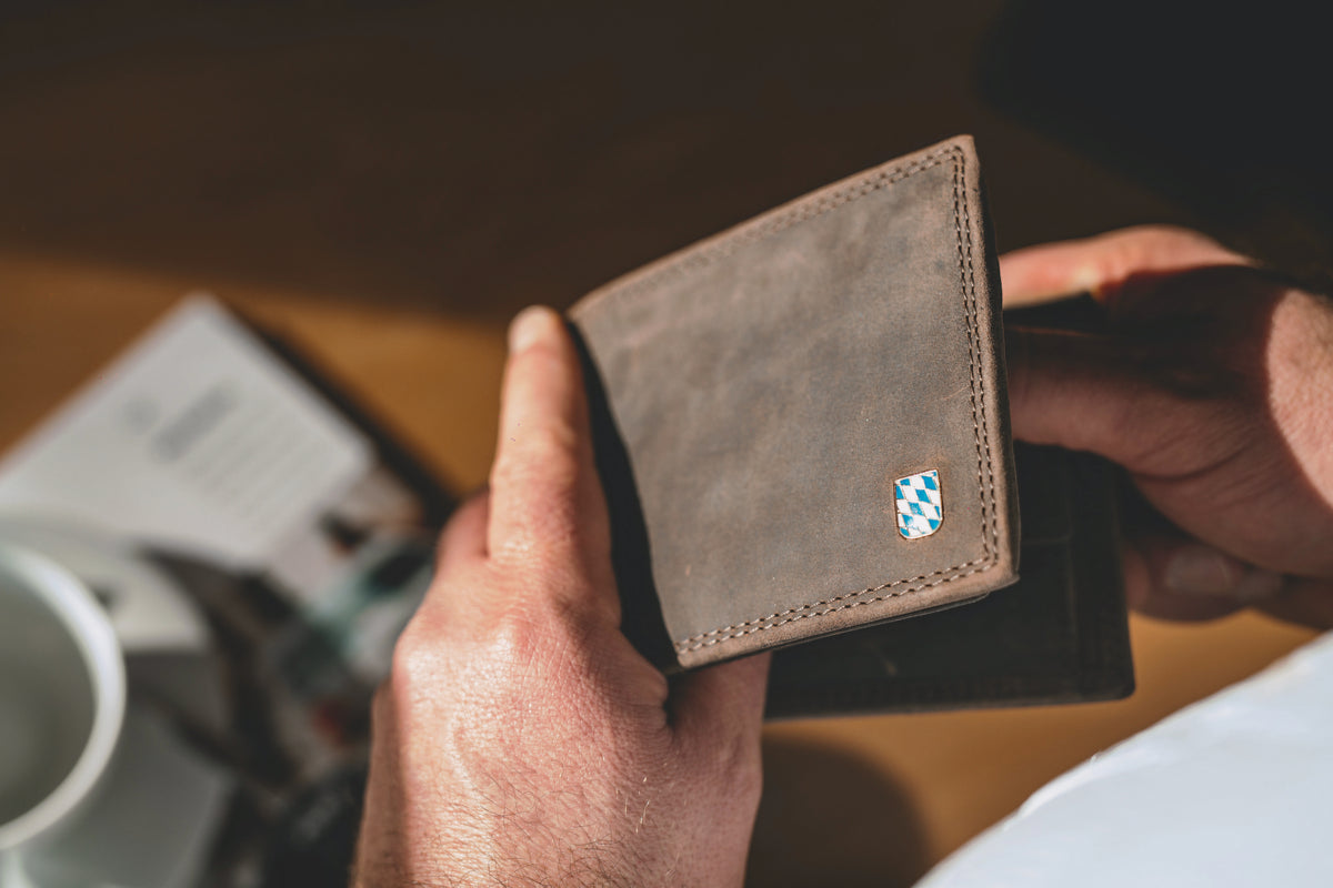 Bavaria Wallet Benny made of buffalo leather, view 2