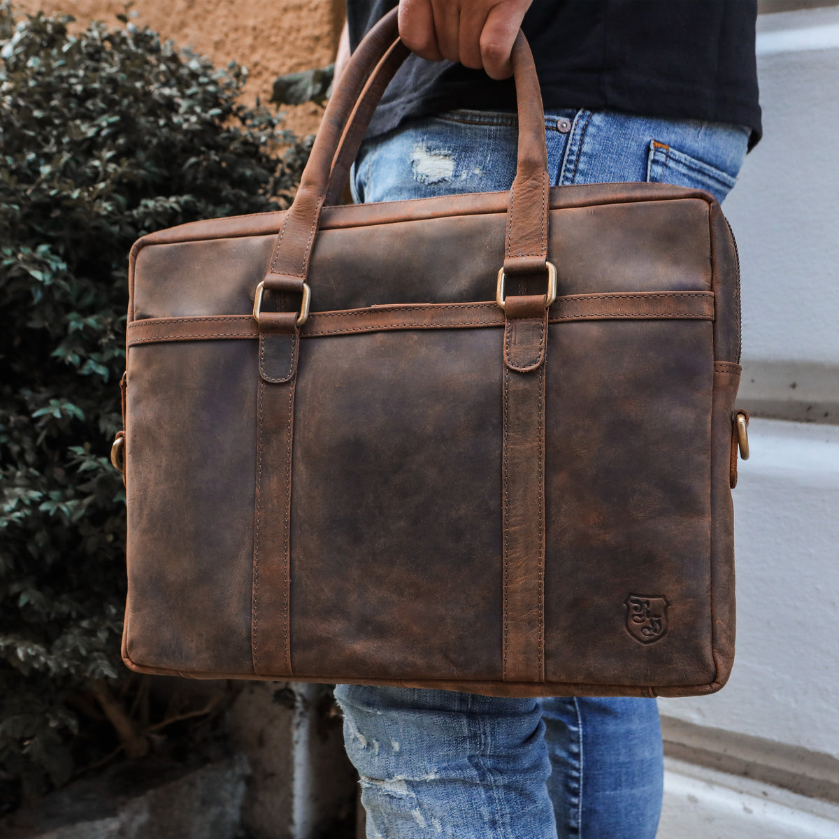 Business Bag Gecko