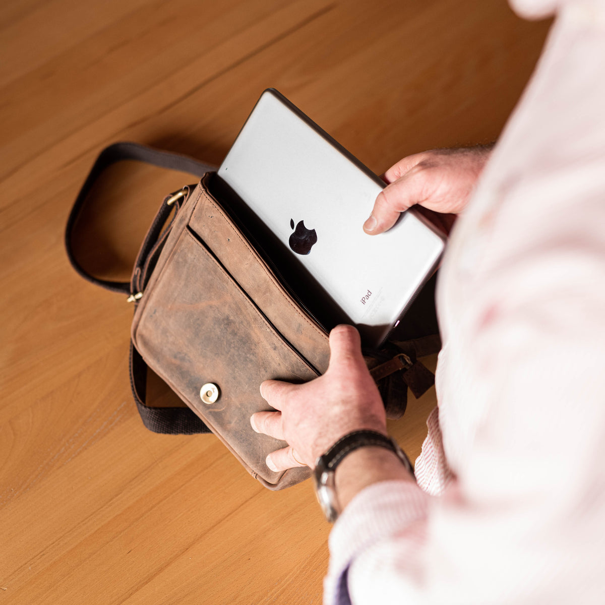 Sac Cross-Over Paul en cuir de buffle, vue 12