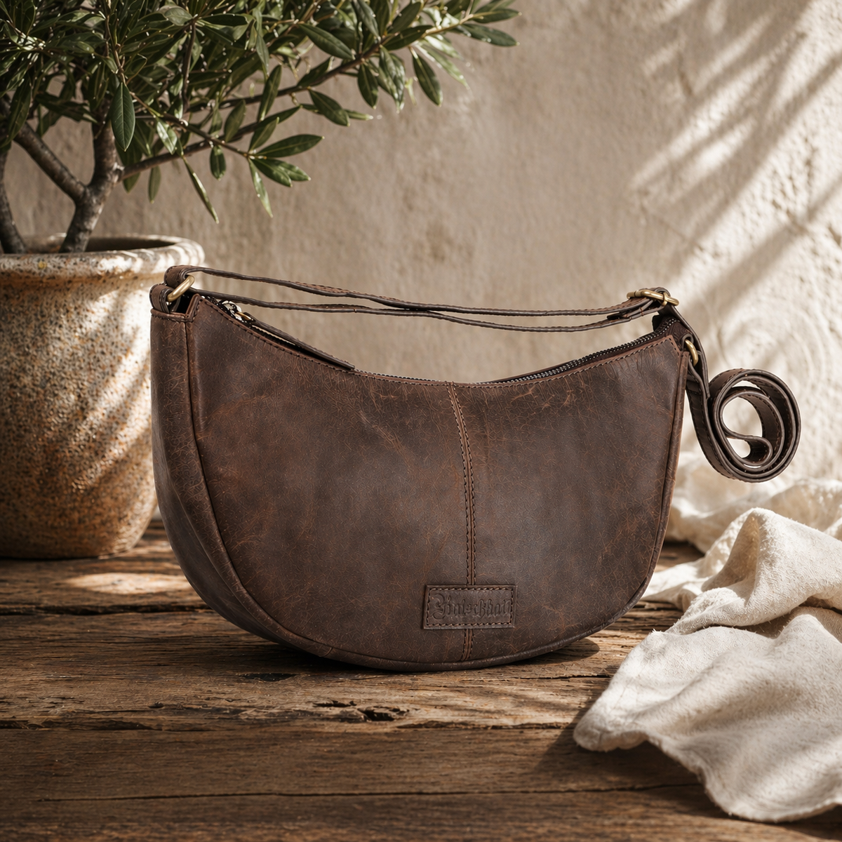 Half-moon Bag Rio made of buffalo leather